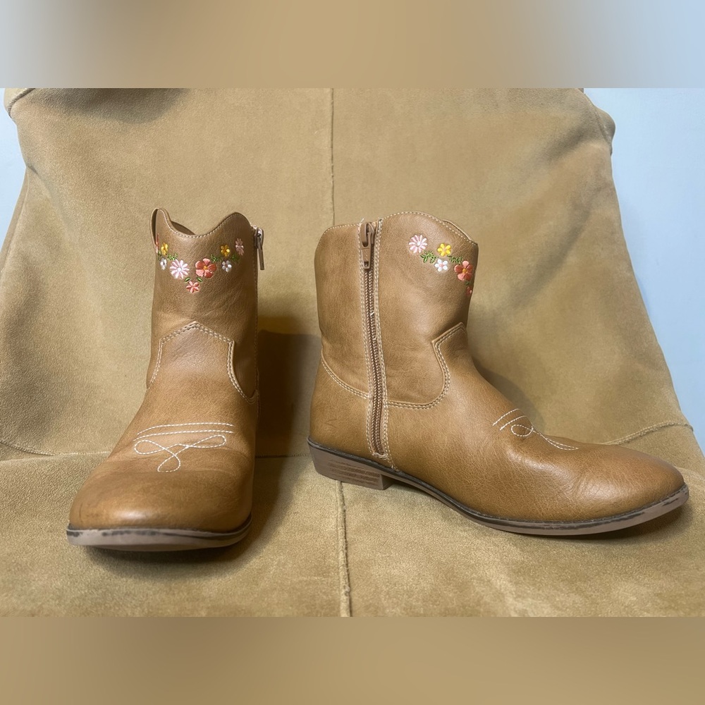 Gymboree Tan Kids Boots with Floral Embroidery